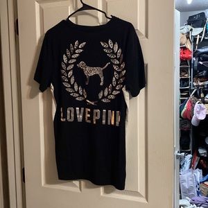 Victoria’s Secret pink shirt sleeve